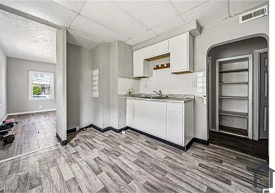 3 bed, 1100 sqft, $1,400 — Photo 2