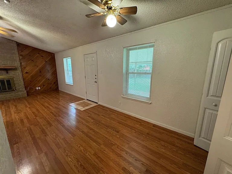 1803 Fairway Dr — Photo 8