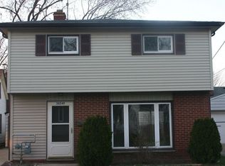 30249 Thomas St, Willowick, OH 44095