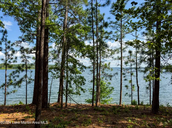 36 Heritage Dr, Alexander City, AL 35010