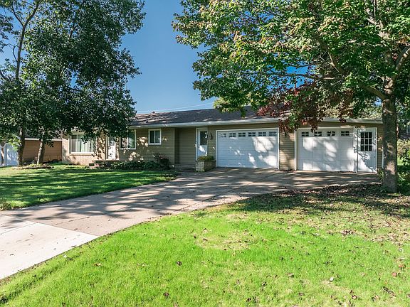 3rd image of 603 1st Ave N