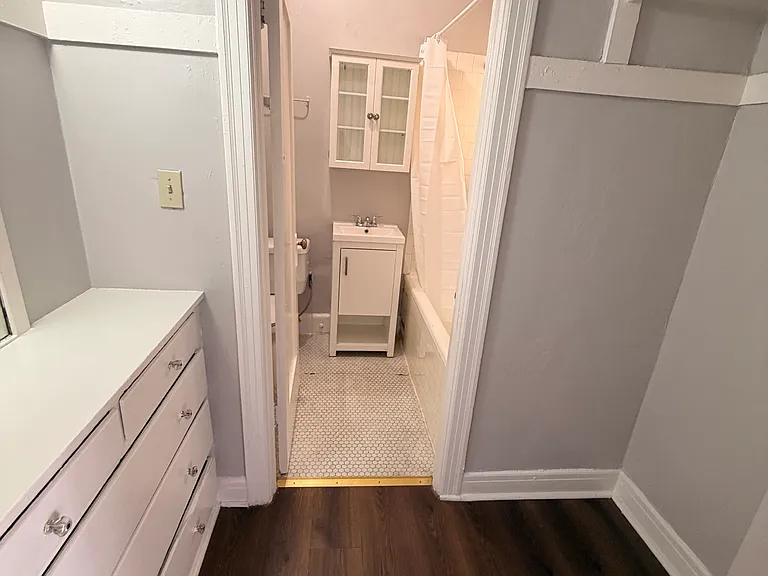 110 N Breed St #208 — Photo 4