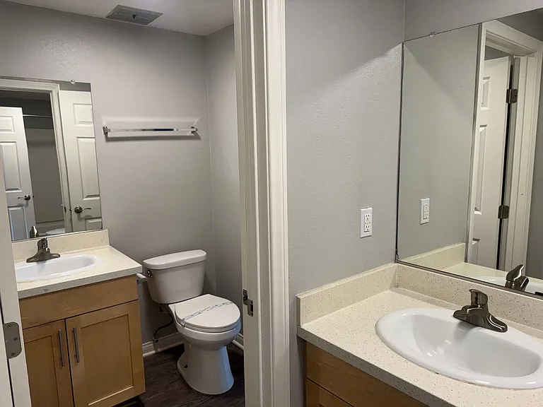 Villa Del Sol Apartments — Photo 49