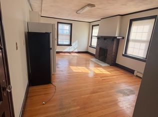 26 Breed St PENTHOUSE 3, Boston, MA 02128