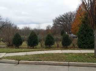711 E Chicago St, Elgin, IL 60120