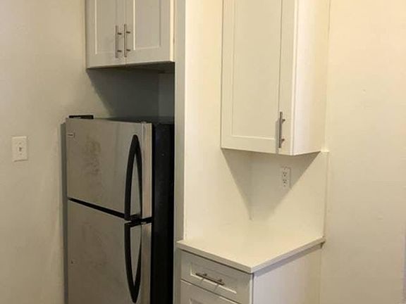 3rd image of 8449 Elmhurst Ave APT 4D