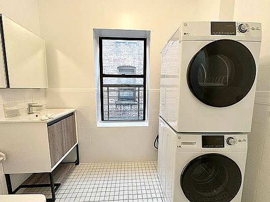 2nd image of 205 W 147th St APT 11
