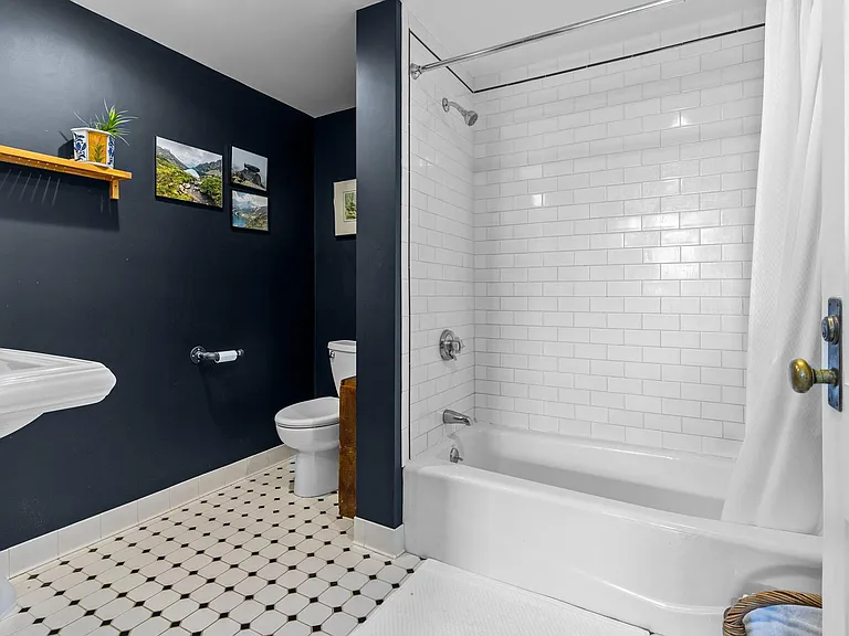 532 Kinsley Ave #110 — Photo 35