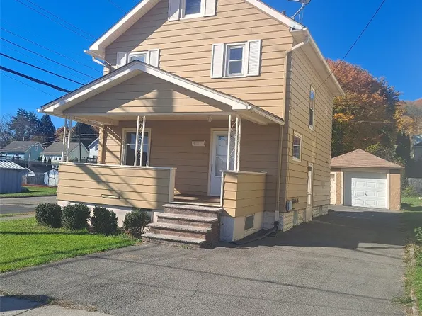 101 Bermond Ave, Endicott, NY 13760