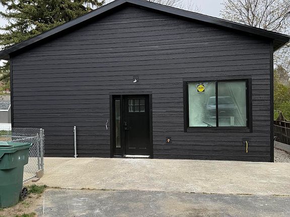 2nd image of 2709 Louise Ln