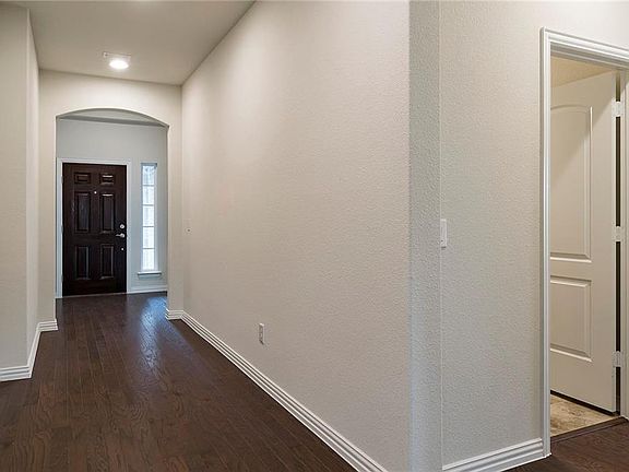 4th image of 2307 Bob Sandlin Ln