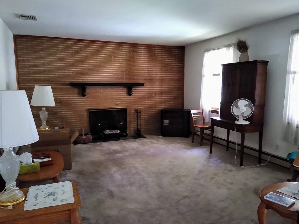 2nd image of 5822 Hill Dr