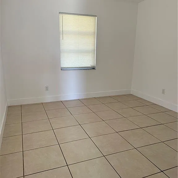 2105 SE 15th Pl — Photo 14