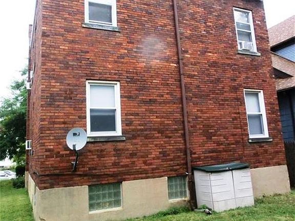 3rd image of 1905 Mentor Ave