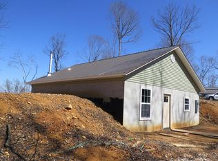 460 Turkey Town Rd, Hilham, TN 38568