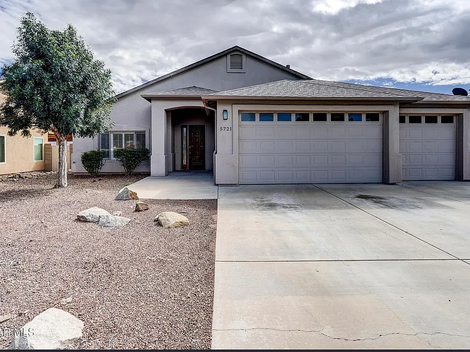 5721 N Bronco Ln