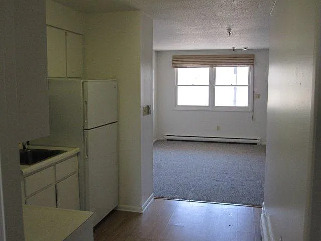 328 College St — Photo 16