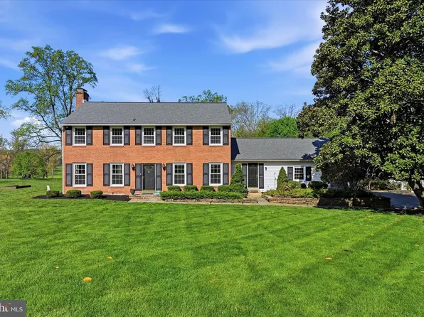1071 Squire Cheney Dr, West Chester, PA 19382