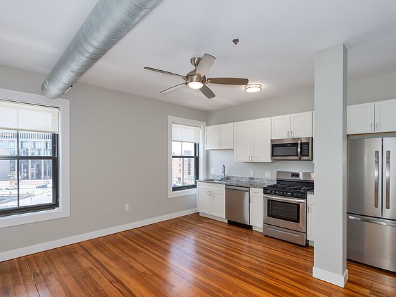 4th image of 170 Pleasant St Suite 302