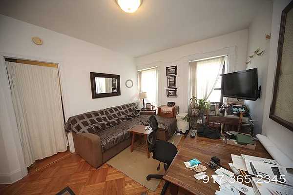 Rented by Metropolitan Realty | media 2