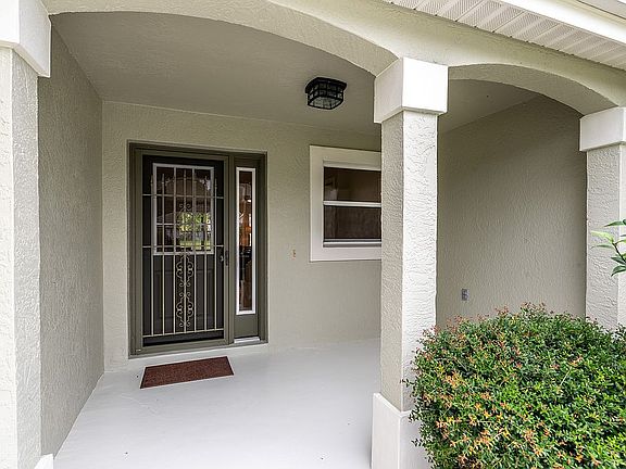 4th image of 1008 San Antonio Ln