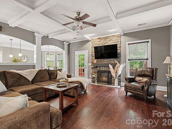 5th image of 4004 Widgeon Way