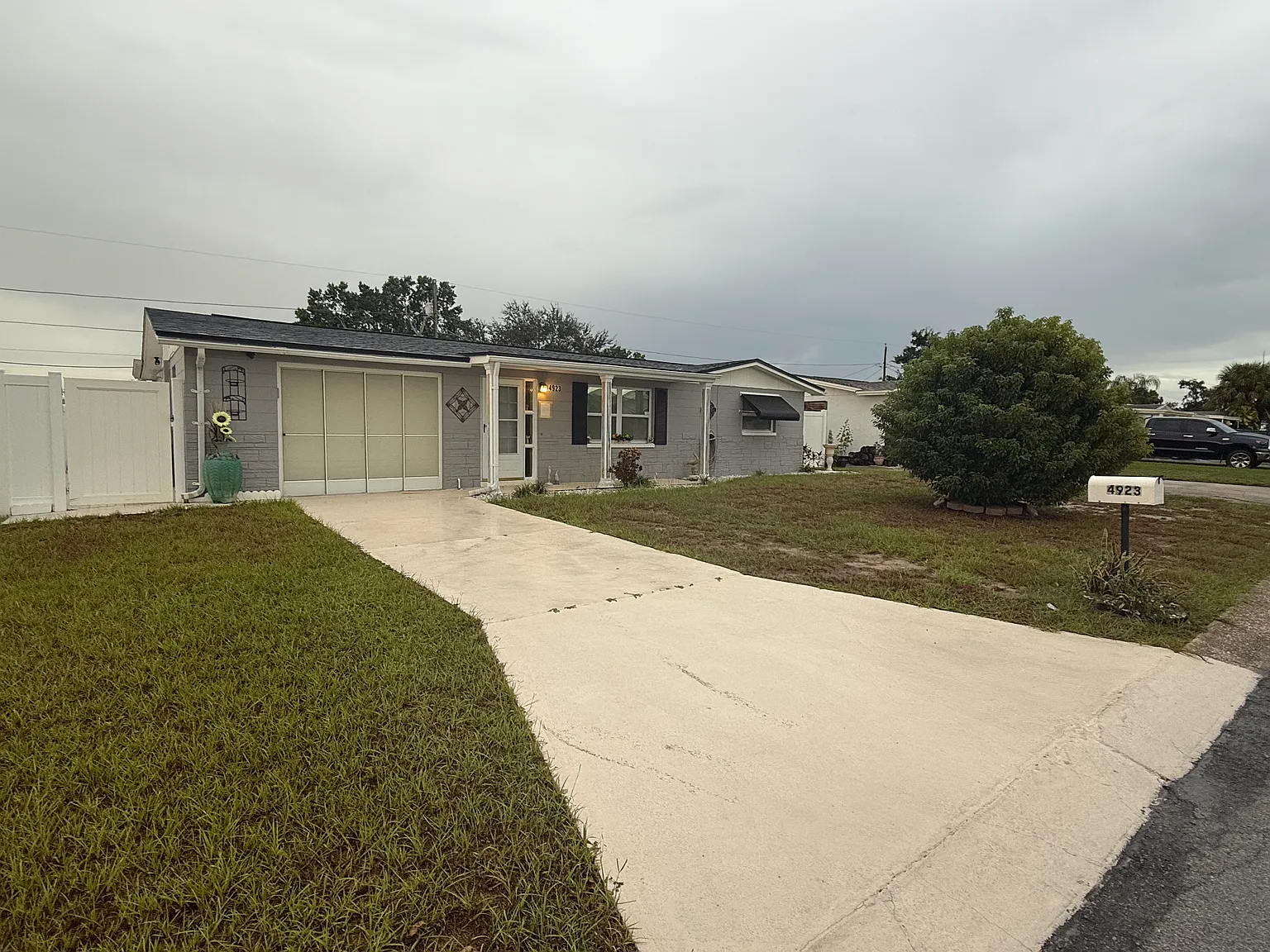 4923 Genesis Ave — Photo 1