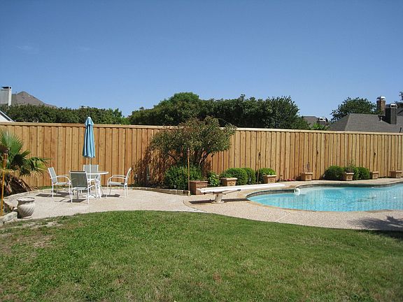 good size yard with pool