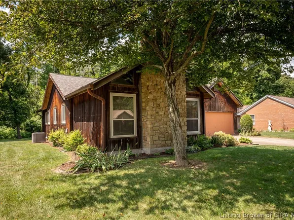 645 Hampton Court, Sellersburg, IN 47172