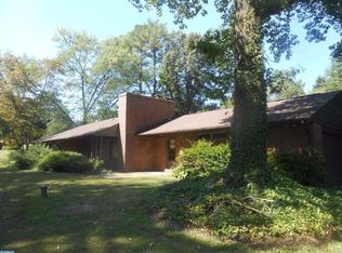 305 Valley Rd, Newark, DE 19711