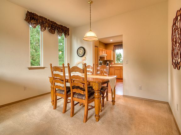 5th image of 16724 127th Avenue Ct E