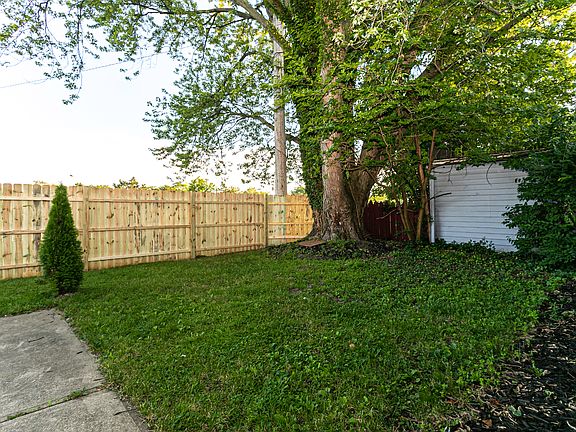 4th image of 2196 McKinley Ave