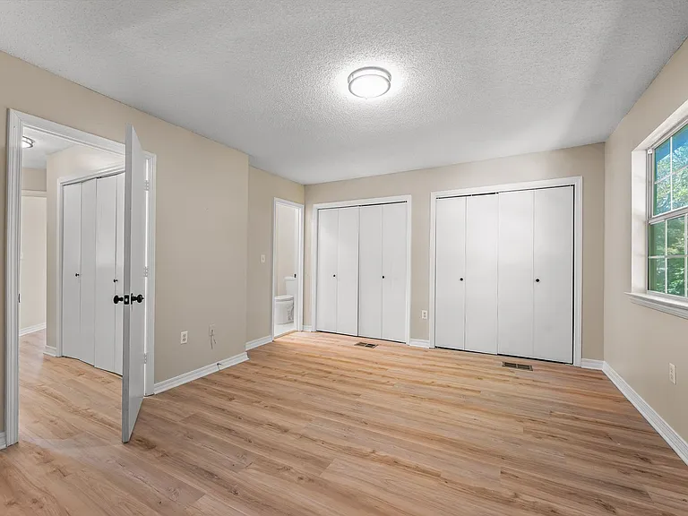 648 Virginia Oak Ct — Photo 37