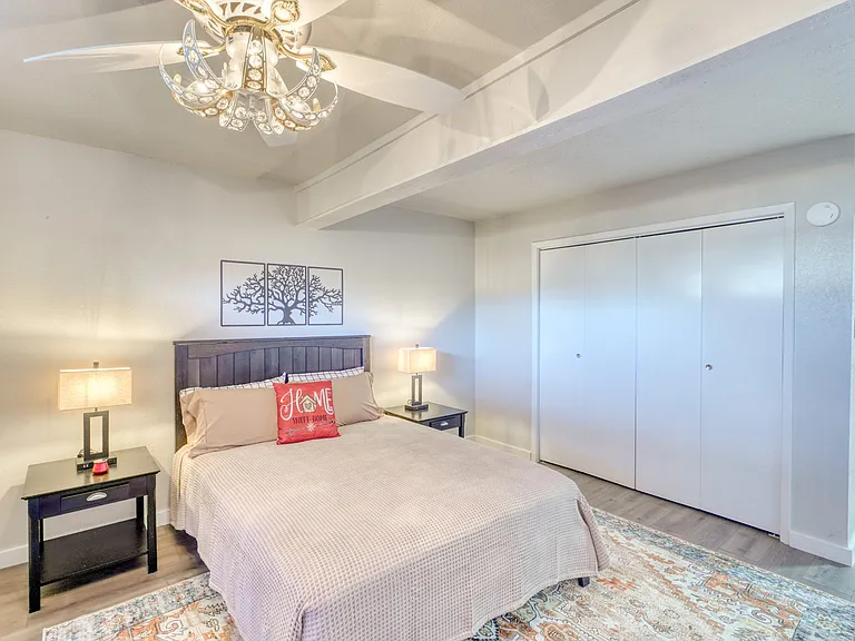 207 Hi Cir N #105B — Photo 9