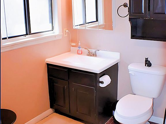 2nd image of 425 Hemlock Ln #1