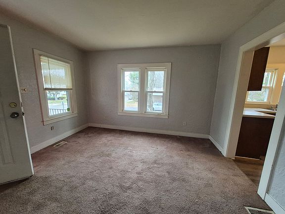 2nd image of 2000 Culver Ave