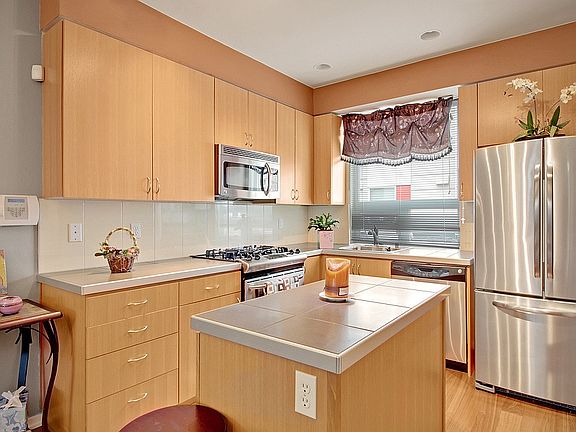 4th image of 15160 NE 81st Way Unit 105