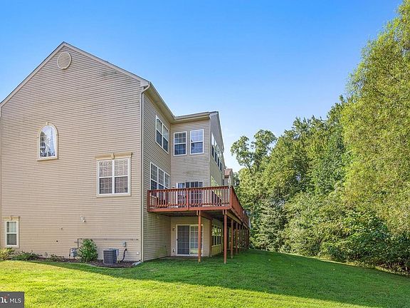 2nd image of 40 Jasmine Dr
