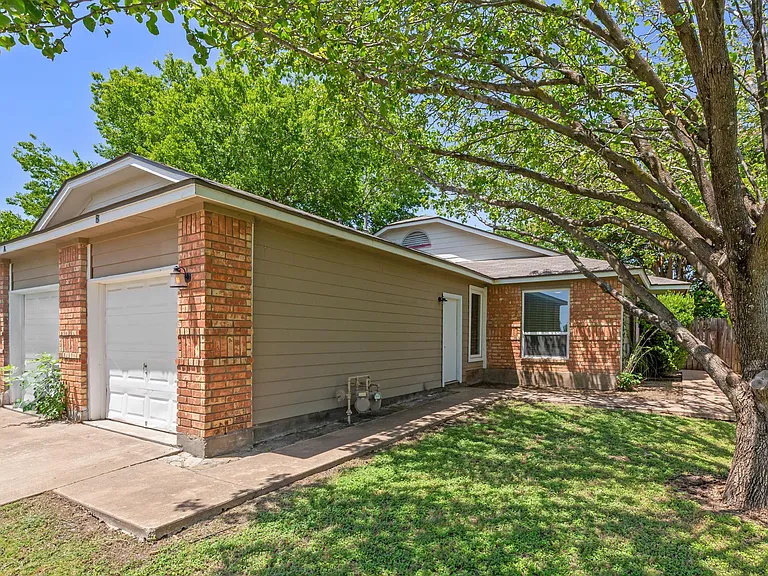 2302 Fuzz Fairway #B — Photo 12