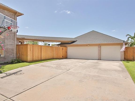4th image of 11407 Garden Shadows Ln