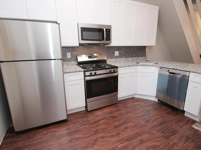 4139 Woodland Ave — Photo 1