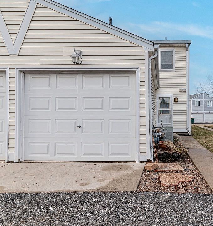 1st image of 523 Meadow Green Ln