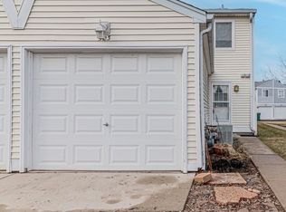 523 Meadow Green Ln, Round Lake Beach, IL 60073