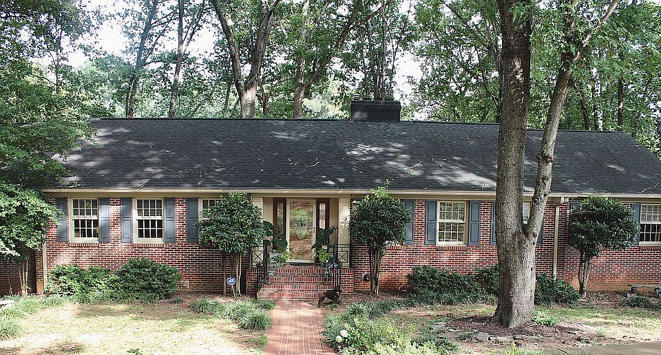 1st image of 126 Lakecrest Dr
