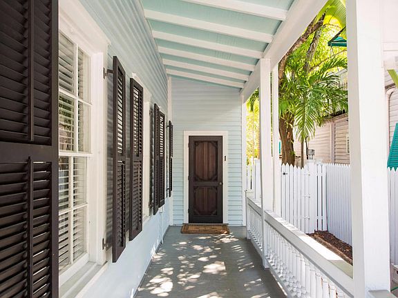 3rd image of 902 Eaton St
