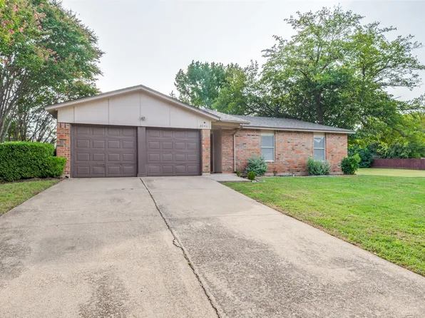 2046 Sheriff Dr, Grand Prairie, TX 75051