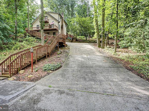 3rd image of 8140 Michaux Dr