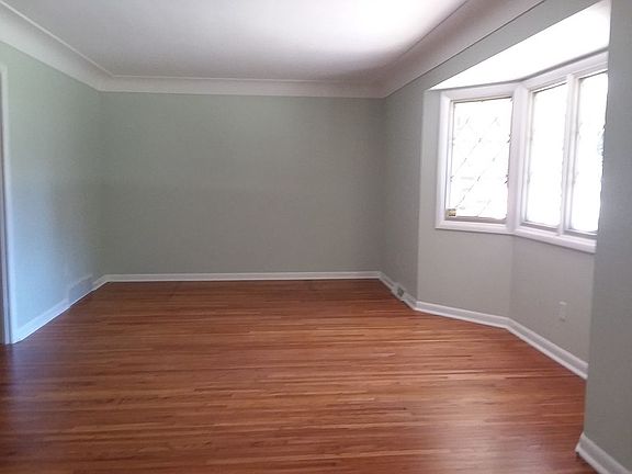 3rd image of 1091 Ashland Dr