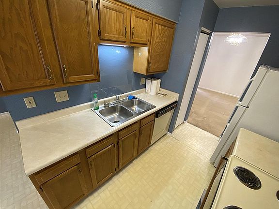 5th image of 1092 Kensington Ln