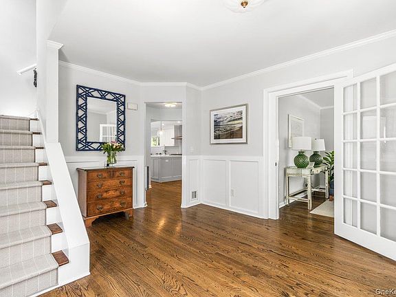 3rd image of 34 Davis Avenue